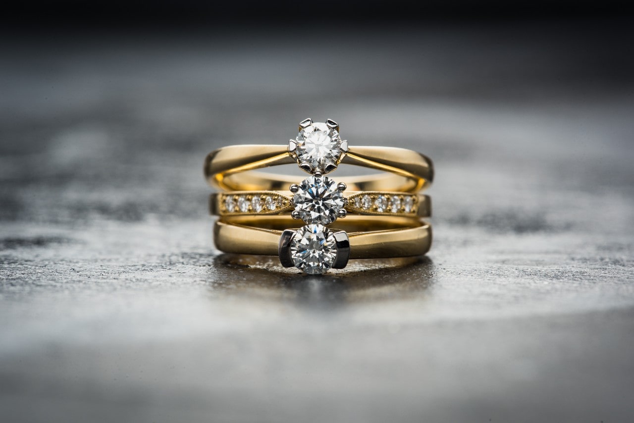 ROUND CUT DIAMOND RINGS