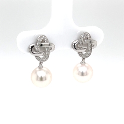 Royal Pearl Earrings PE182AW